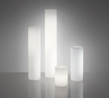 Lade das Bild in den Galerie-Viewer, Designer Stehleuchten online bestellen