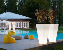 Lade das Bild in den Galerie-Viewer, pool pflanzgefäße groß weiss beleuchtet