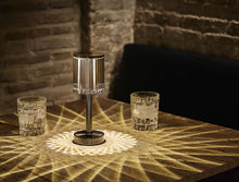 Lade das Bild in den Galerie-Viewer, Ausgefallene Design Tischleuchte Bentlis mit Akku/Batterie