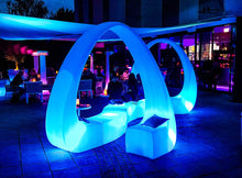 Lade das Bild in den Galerie-Viewer, Looping Sitzmöbel modern für die Lounge | Designer Sitzbänke wetterbeständig