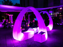 Lade das Bild in den Galerie-Viewer, Looping Sitzmöbel modern für die Lounge | Designer Sitzbänke wetterbeständig