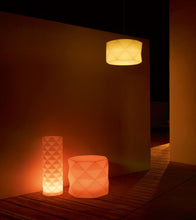 Lade das Bild in den Galerie-Viewer, Ausgefallene Bodenvasen Maurizius zum Verlieben