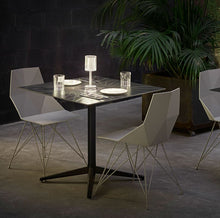 Lade das Bild in den Galerie-Viewer, Ausgefallene Design Tischleuchte Bentlis mit Akku/Batterie