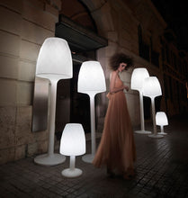 Lade das Bild in den Galerie-Viewer, Zuhause bleiben und genießen - Terrassenbeleuchtung. Außenwandleuchten. Vielseitige Außenwandleuchten für die perfekte Außenbeleuchtung. Außenleuchten, Außenbeleuchtung und Outdoor Beleuchtung