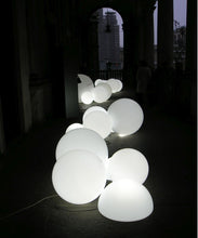 Lade das Bild in den Galerie-Viewer, Boden Leuchtkugeln für den Garten und Terrasse