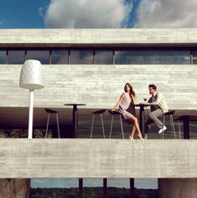 Lade das Bild in den Galerie-Viewer, Terrassenbeleuchtung: 5 Ideen für stimmungsvolle Momente. Terrassenbeleuchtung: Lichtplanung auf der Terrasse. Passendes Licht für jede Stimmung. Eine Top-Auswahl an Lampen & Leuchten finden Sie hier! Besuchen Sie unseren Onlineshop & entdecken Sie das größte Lampen-Angebot