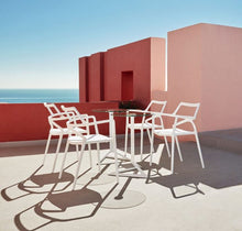 Lade das Bild in den Galerie-Viewer, Design Armlehnstuhl Deltaro