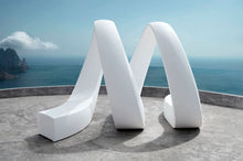 Lade das Bild in den Galerie-Viewer, Looping Sitzmöbel modern für die Lounge | Designer Sitzbänke wetterbeständig