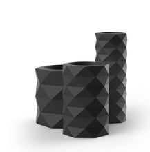 Lade das Bild in den Galerie-Viewer, Ausgefallene Bodenvasen Maurizius zum Verlieben