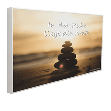 Lade das Bild in den Galerie-Viewer, In der Ruhe liegt die Kraft. Ist eine Sache geschehen, dann rede nicht darüber; es ist schwer, verschüttetes Wasser wieder zu sammeln. Keine Straße ist zu lang mit einem Freund an der Seite. Konfuzius sagt, mann müsse gegen denn Strom schwimmen um an die Quelle zu gelangen, aber wollen wir nicht alle ans Meer? Zitate