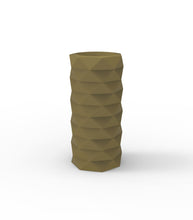 Lade das Bild in den Galerie-Viewer, Ausgefallene Bodenvasen Maurizius zum Verlieben