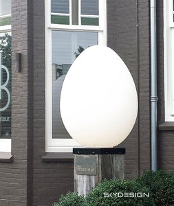 Übergroßes Ei mit Beleuchtung für innen und außen
